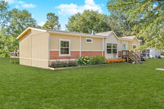 60 Garvey Rd, Huntsville, TX 77340
