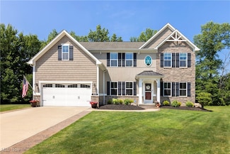 27200 Cliffside Cir, Olmsted Falls, OH 44138