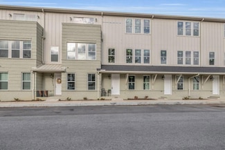 1569 Adams St, Chattanooga, TN 37408