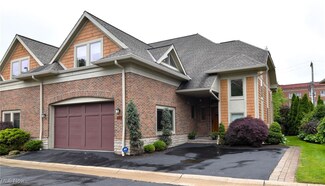 14 Kenilworth Mews, Cleveland Heights, OH 44106