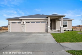 680 Lazio Way, Richland, WA 99352