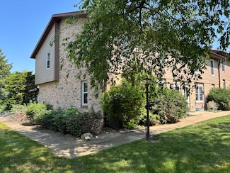 501 Hartridge Dr Unit A1, Hartland, WI 53029