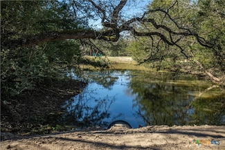 10791 Roy Rd, Flatonia, TX 78941