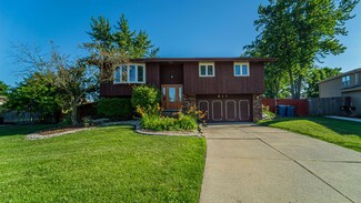 511 Oxford Cir, Schererville, IN 46375