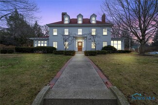 3464 Brookside Rd, Ottawa Hills, OH 43606