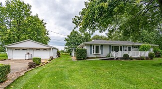 2984 S Danny Dr, Decatur, IL 62521