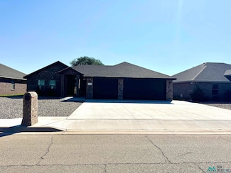2621 Northglen Dr, Clovis, NM 88101