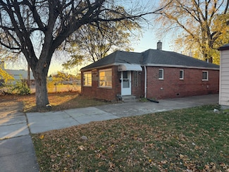 2216 Goulson Ave, Warren, MI 48091