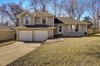 3731 S Oak Ave, Springfield, MO 65804