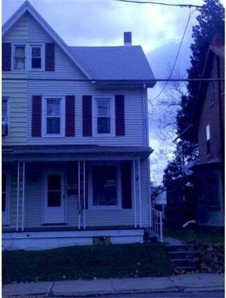 36 E Pottsville St, Pine Grove, PA 17963