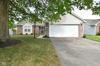 940 Lionshead Ln, Greenwood, IN 46143