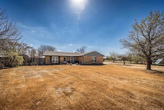 82 E Meadowlark Rd, Lawton, OK 73507