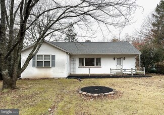 3424 Stump Hall Rd, Collegeville, PA 19426