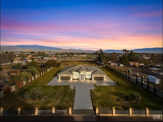 613 S Sterling Rd, Bakersfield, CA 93307