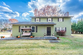 67 Whitlock Rd, Otisville, NY 10963