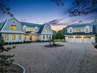 16 Mattarest Ln, South Dartmouth, MA 02748