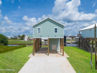 4022 Ceylon St, Bay St. Louis, MS 39520