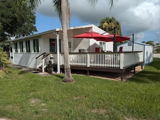 584 Lake Dr, Titusville, FL 32780