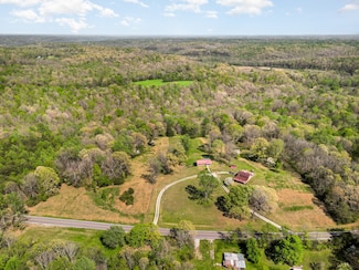 3636 Bowker Rd, Charlotte, TN 37036