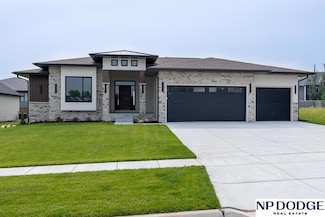 8901 Appaloosa Ln, Lincoln, NE 68520