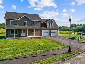 63 Fieldstone Dr, Augusta, ME 04330