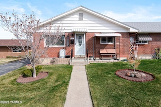 245 N 38th Ave, Yakima, WA 98902