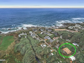 327 Lemwick Ln, Yachats, OR 97498