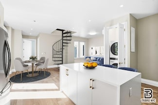 129 Russell St Unit 2R, Brooklyn, NY 11222