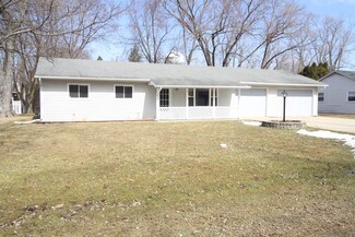 34W746 Clyde Pkwy, Saint Charles, IL 60174