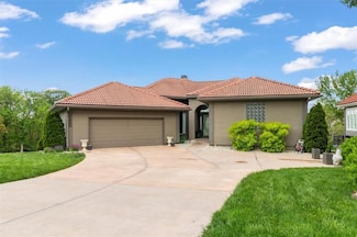 5408 NE Wedgewood Ln, Lees Summit, MO 64064