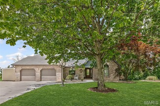7 Tall Oaks Dr, Troy, IL 62294