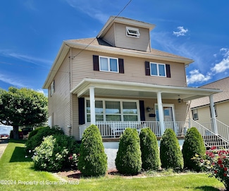 524 W Taylor St, Taylor, PA 18517