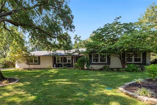 423 Magna Carta Dr, Saint Louis, MO 63141