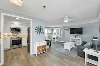 445 Ocean Blvd Unit 11, Hampton, NH 03842