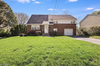 1615 Walden St, Teaneck, NJ 07666