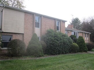 516 Angelcrest Dr, New Kensington, PA 15068