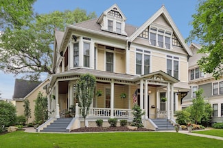 107 Virginia St, Saint Paul, MN 55102