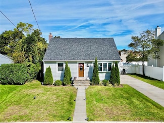 2197 6th St, East Meadow, NY 11554