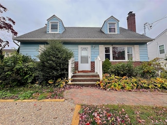 14 Cherry St Unit 1, East Northport, NY 11731