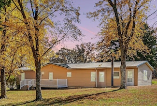 20300 E 1650 Rd, Stockton, MO 65785