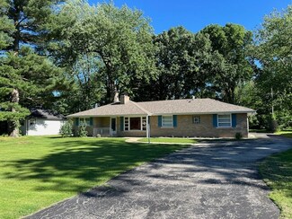 2710 E Riverview Dr, Kankakee, IL 60901