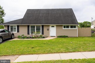 43 Camellia Rd, Levittown, PA 19057