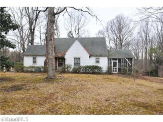 220 N Peace Haven Rd, Winston Salem, NC 27104