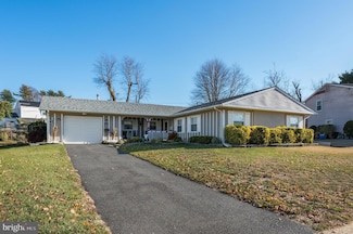 19 Tioga Ln, Willingboro, NJ 08046