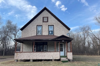 209 4th St NW, Crosby, MN 56441