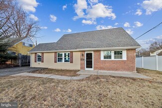 4 Plumtree Rd, Levittown, PA 19056