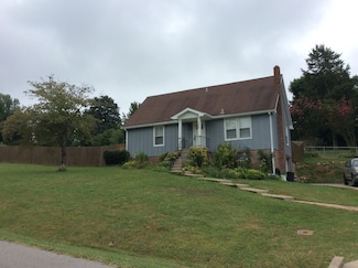 564 Briarwood Dr, Clarksville, TN 37040