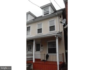 927 1/2 Queen St, Pottstown, PA 19464