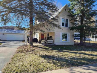 603 N Bridge St, Bellaire, MI 49615