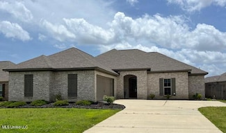 201 Chartleigh Cir, Canton, MS 39046
